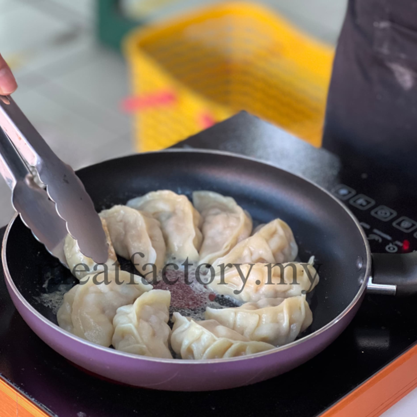 Z23 - Cabbage Crunch Dumplings 手工白菜煎饺 (10pcs)